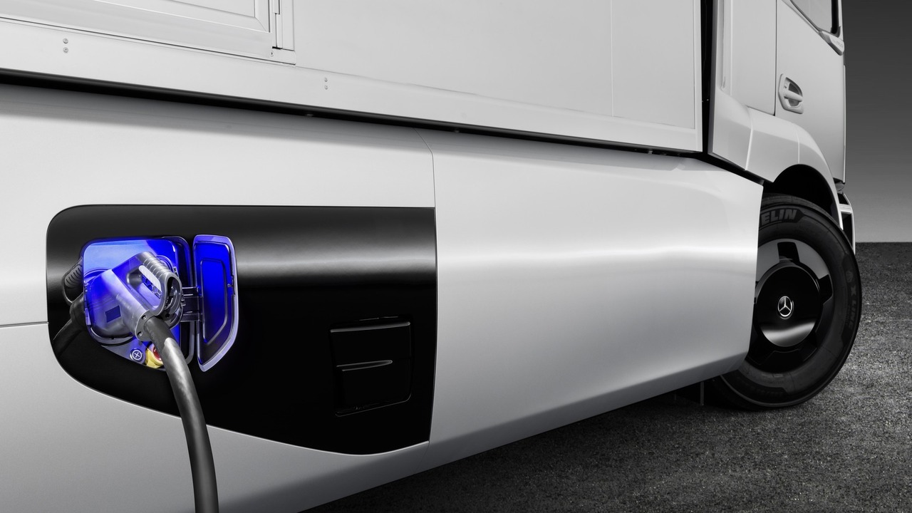 Mercedes Urban eTruck concept