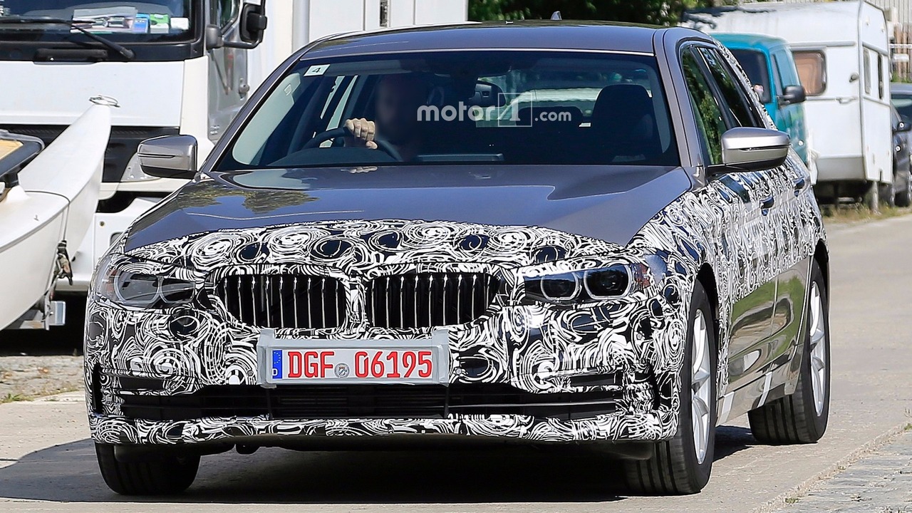 New BMW 5 Series spy photo