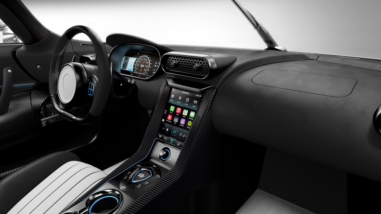 Koenigsegg Regera clear carbon