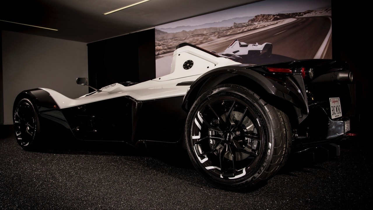 Graphene-bodied Mono