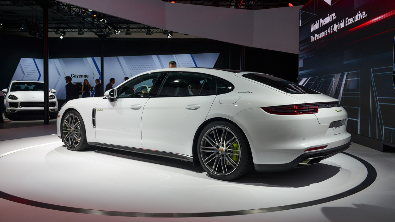2017 Porsche Panamera 4 E-Hybrid Executive: LA 2016
