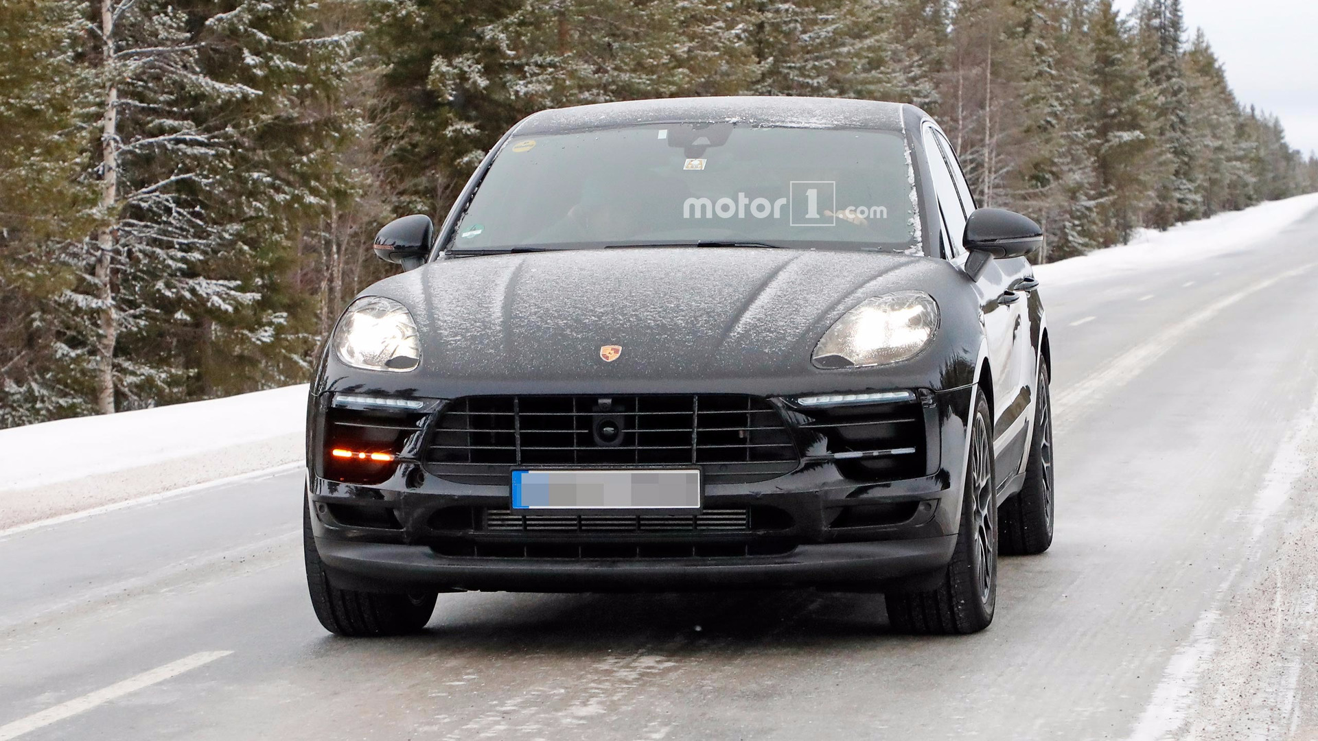porsche-macan-refresh-spy-pics.jpg