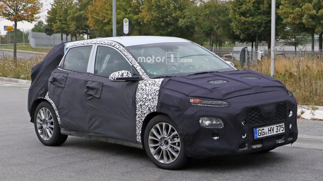 2018 Hyundai subcompact crossover spy photo