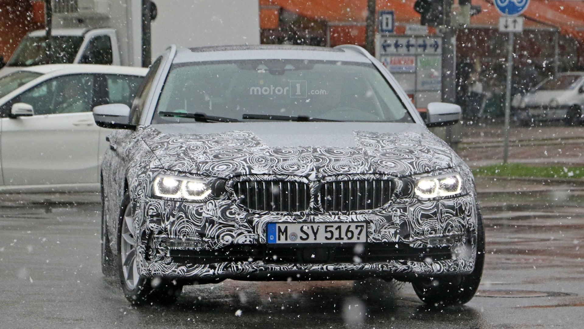 2016/2017 ~ BMW SÉRIE 5 G30/G31 - SÉRIE 5 GT G32 - M5 F90 2017-bmw-5-series-touring-spy-photo