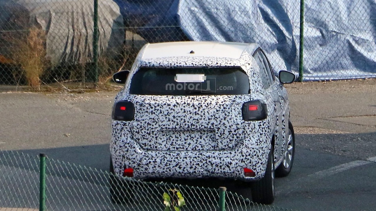 2017-citroen-c3-picasso-spy-photo.jpg