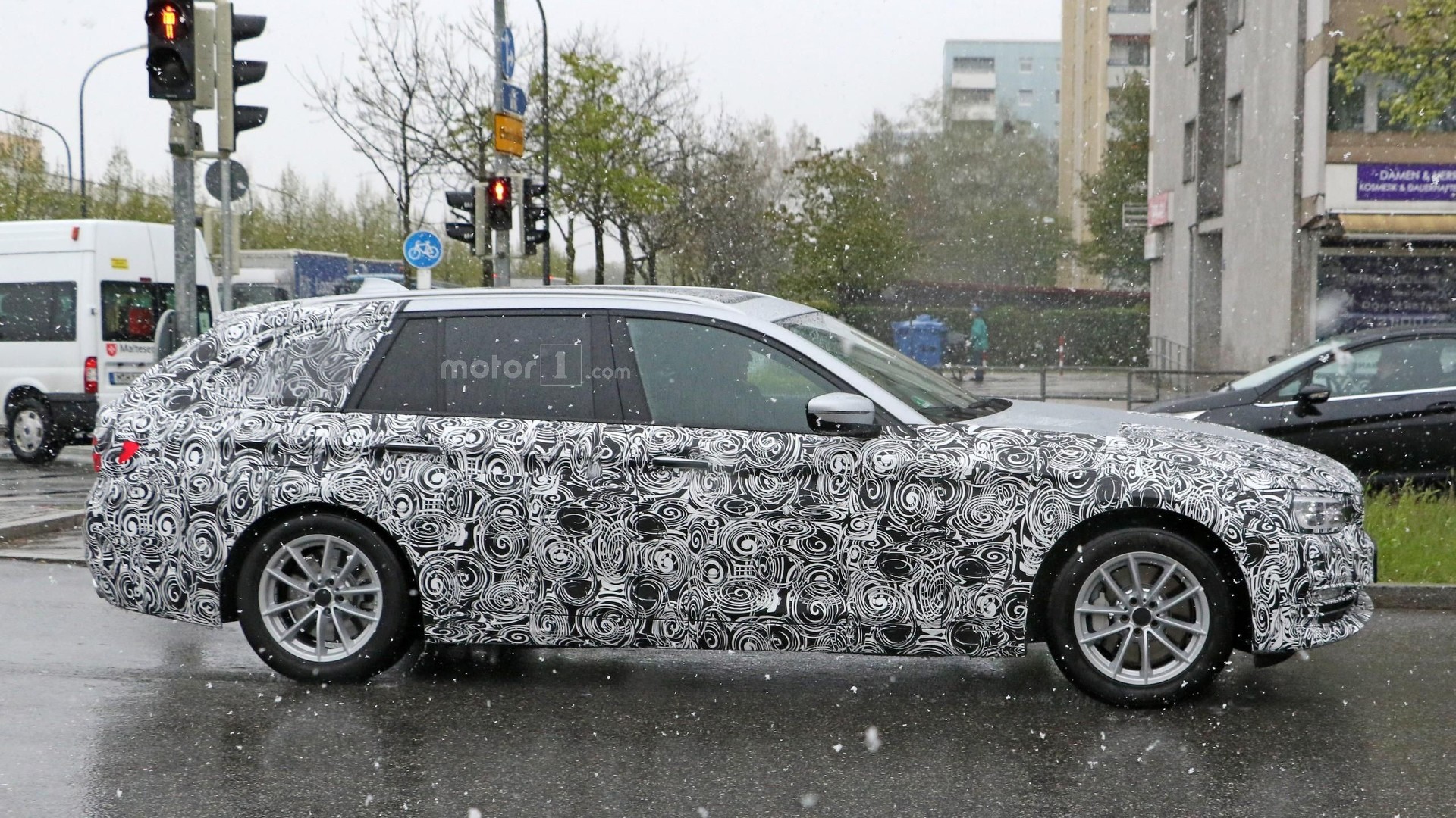 2016/2017 ~ BMW SÉRIE 5 G30/G31 - SÉRIE 5 GT G32 - M5 F90 2017-bmw-5-series-touring-spy-photo