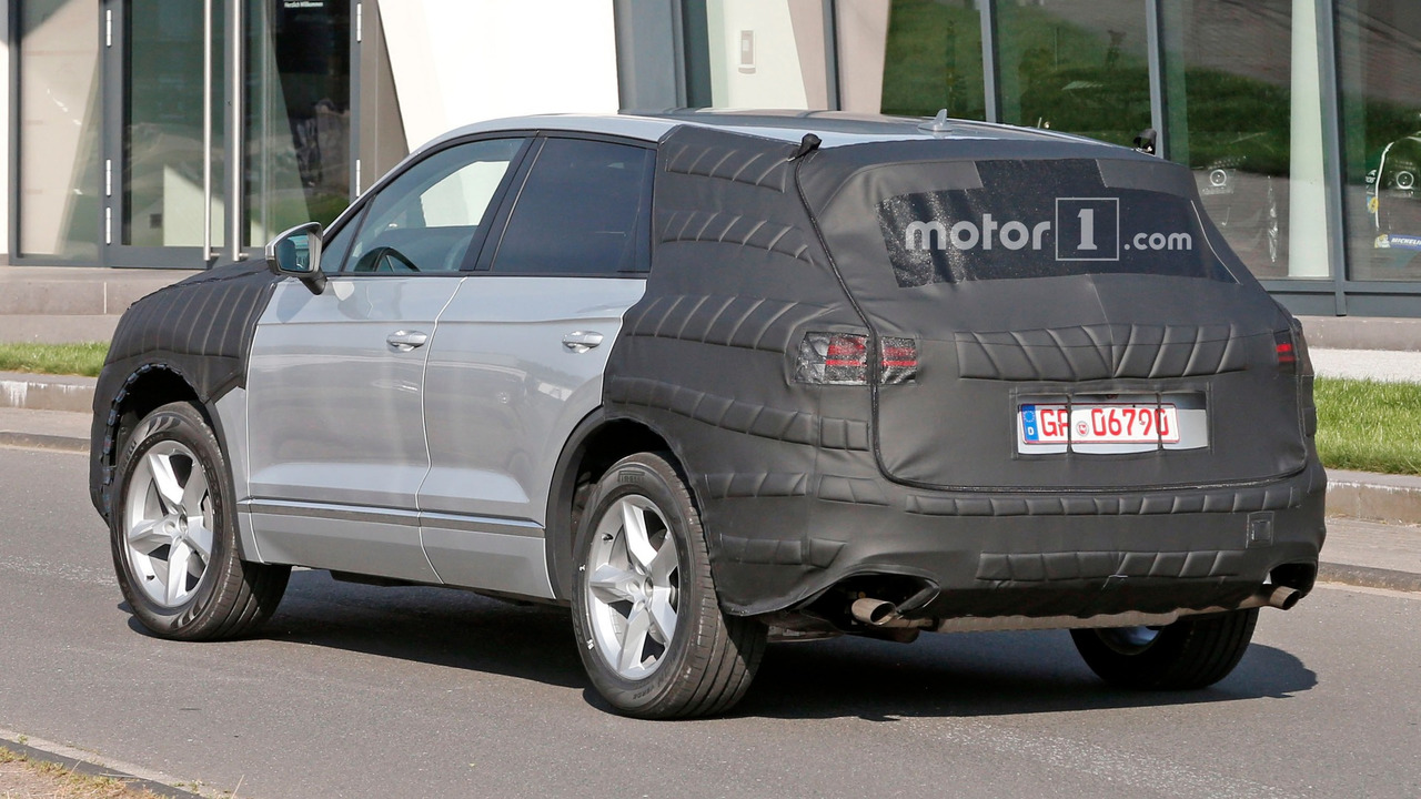 volkswagen-touareg-spy-photos.jpg