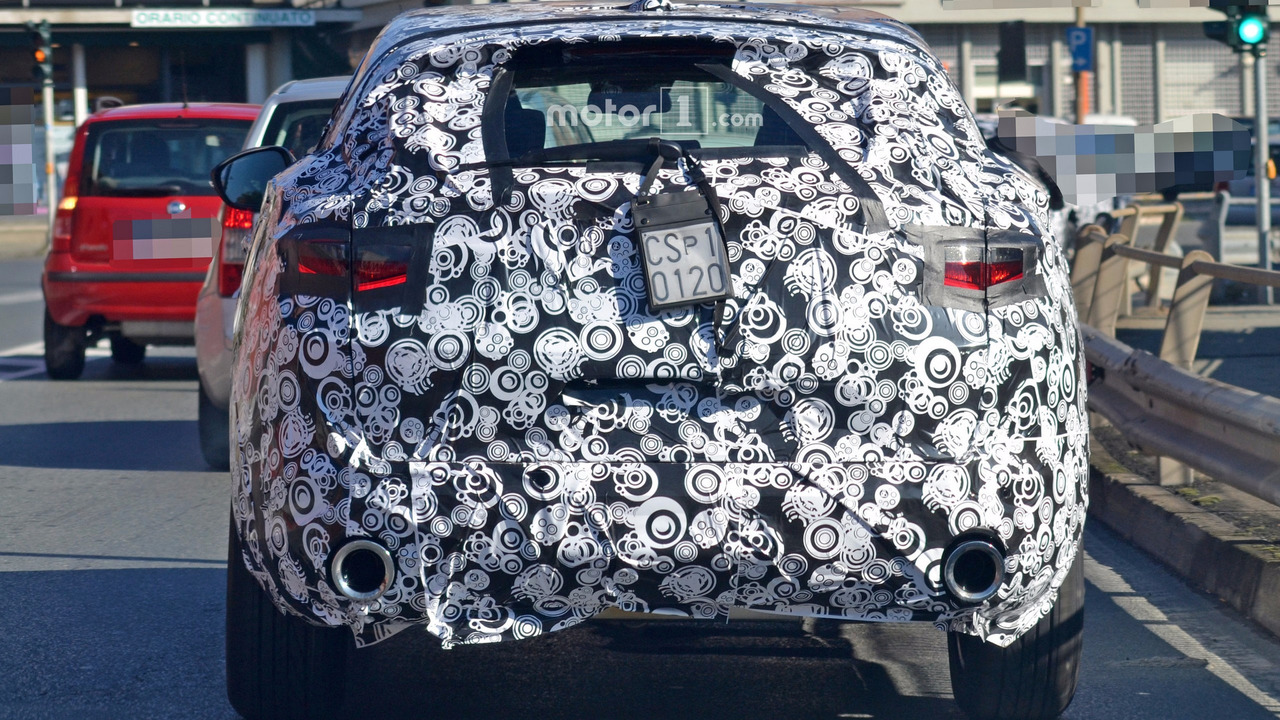 2018-alfa-romeo-stelvio-spy-photo.jpg
