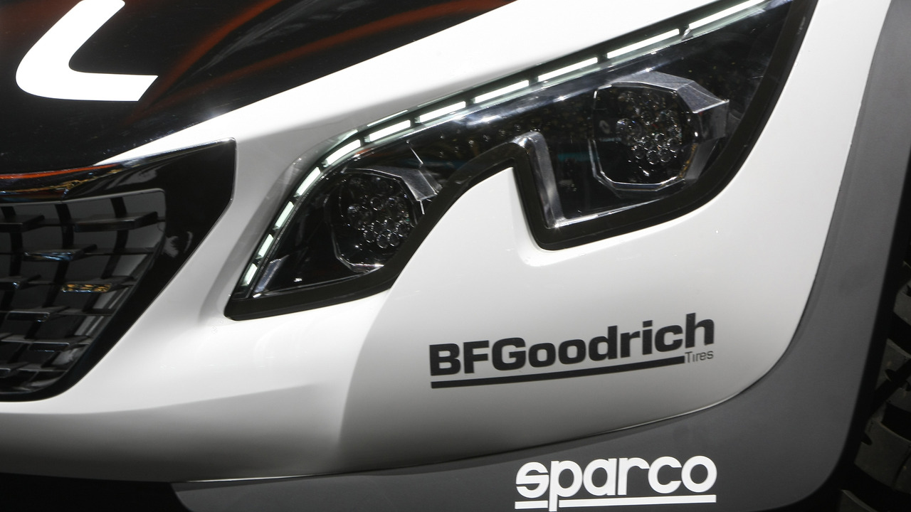 Peugeot 3008 DKR Paris Motor Show