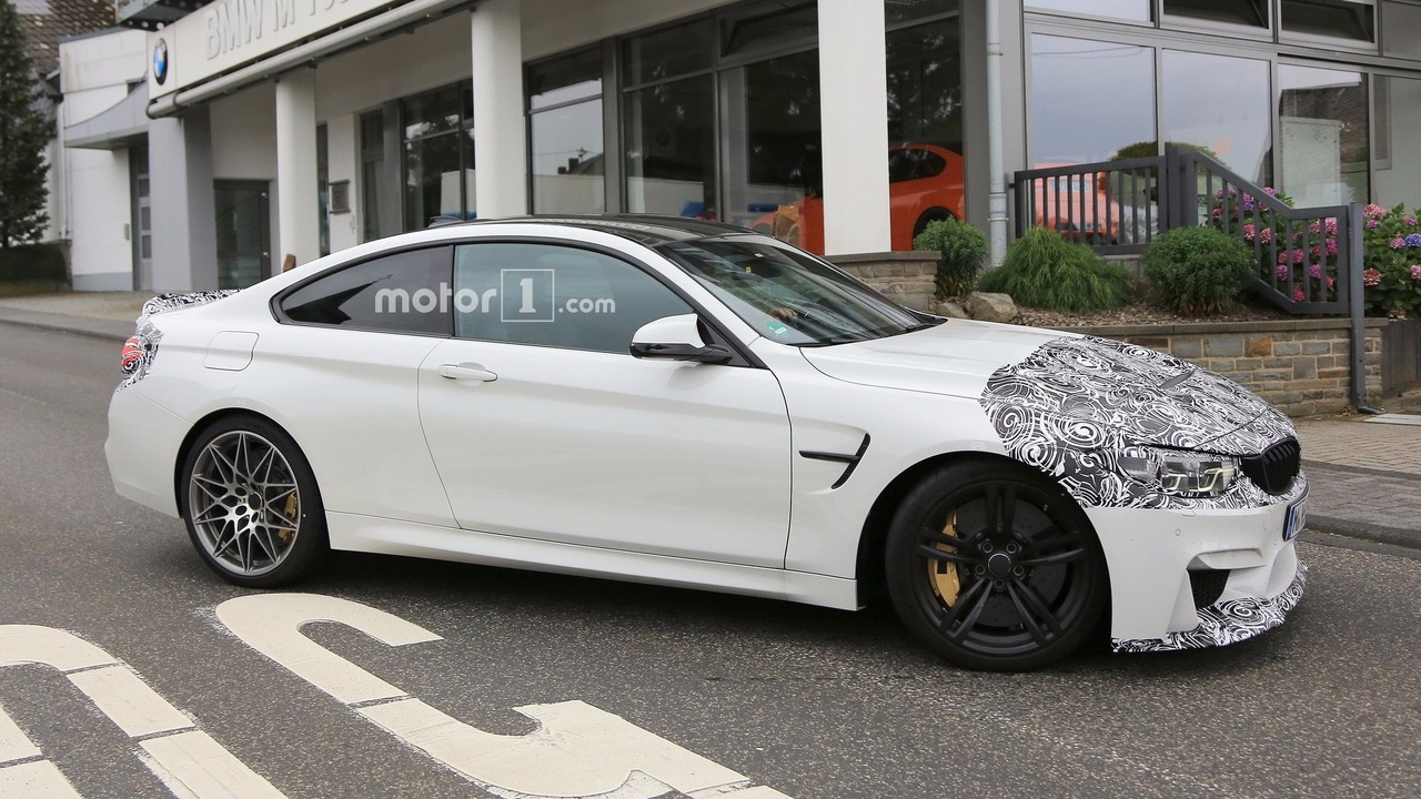 2017 BMW M4 facelift spy photo